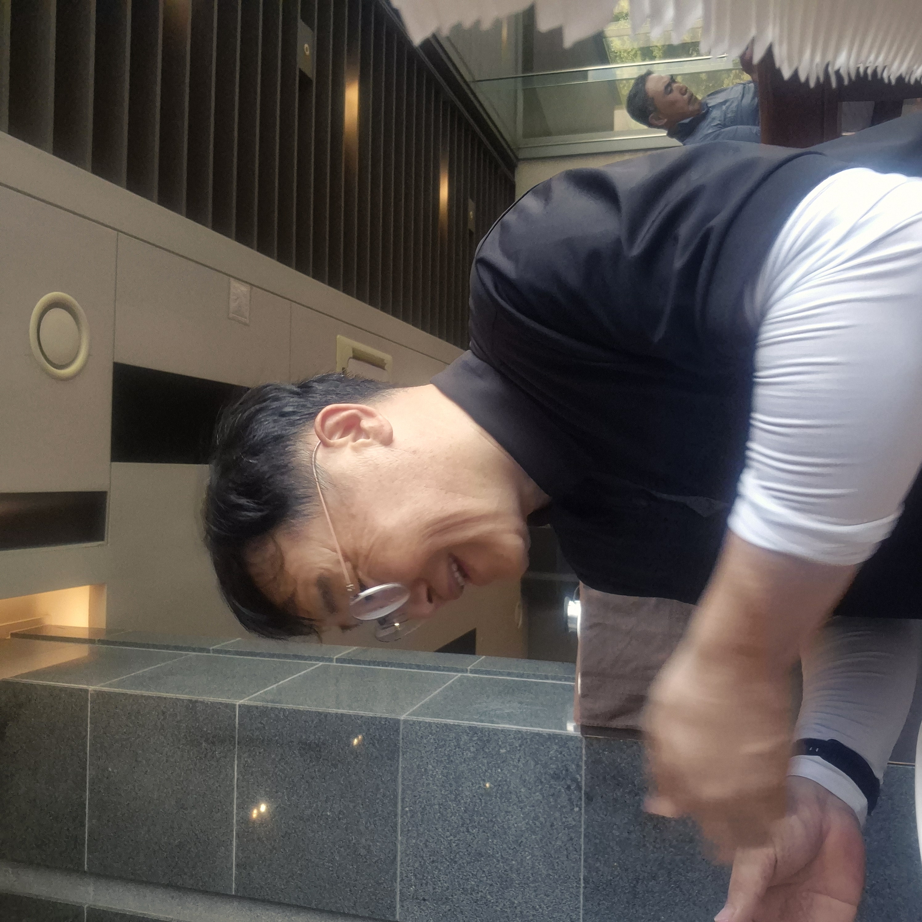 반균하